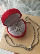 Łańcuszek z krzyżem naszyjnik zawieszka krzyż krzyżyk łańcuszek stal okazja