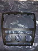 Ramka radia octavia II 