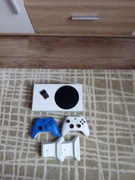 Konsola Xbox series s z akcesoriami