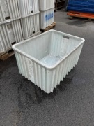 Plastikowe skrzynie przemysłowe, pojemnik transportowy 