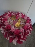 Bukiet z róż mydlanych i zdrapek. 