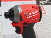 MILWAUKEE M18 FID2 zakretarka udar klucz  226Nm