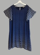 Damska sukienka granatowa w kropki z krótkim rękawem z narzutką 50/5XL