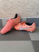 Buty do gry w piłkę nożną -korki marki Nike roz.38