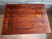 Stary antyczny stół do renowacji.