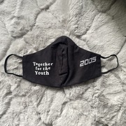 Czarna bawełniana maska maseczka z nadrukiem 2005