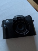 Zabawkowy aparat fotograficzny lub aparat do zdjęć w stylu retro