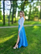 Błękitna długa suknia 