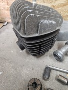 Cylinder żeliwny po pierwszym szlifie Oraz Głowica Wsk 125 Oryginał