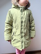 Zimowa kurtka 122-128 cm ocieplana z polarem futerkiem na zimę jesień