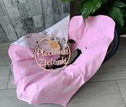 Muślinowy otulacz letni do fotelika samochodowego 