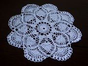 Ręcznie szydełkowana serwetka haftowana dziergana szara