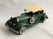 Automobil. Metalowy model.