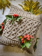 Ozdobna duża poduszka ze sznurka makrama