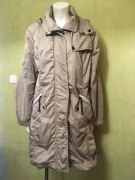 Beżowy płaszczyk parka z odpinanym kapturem Taifun 45