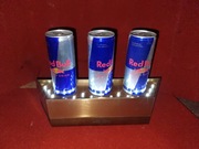 Red Bull GmbH, ekspozytor barowy na trzy puszki, mosiądz, led, drewno.