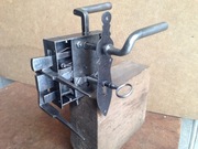 Zabytkowy zamek puszkowy do drzwi z początku XX w. Kompletny, sprawny.