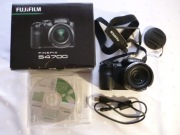 Fujifilm FinePix S4700 28*zoom w idealnym stanie