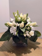 Stroik na grób lub do domu kompozycja wiosenna . ST39