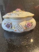 Duża porcelanowa ozdobna szkatułka 