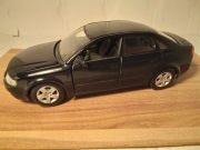 AUDI A4 V6 3.0, 1:24, granatowy.