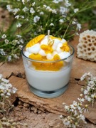 Świeca sojowa z motywem pszczelarskim / miodem