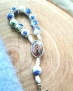 Porcelanowy Różaniec ze Świętym Józefem (10-tka) Rękodzieło 