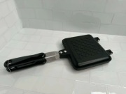 przenośny opiekacz do kanapek lub patelnia dwustronna