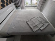 Komplet 2 poszewki + narzuta  220 X 260 cm.