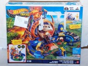 Hot Wheels Monster Trucks Tory Wulkan Arena  Garaż Zestaw T-Rex XXL