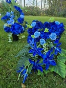 Zestaw Wiązanka Nagrobna drewnianym sercu niebiesko-czarna KWIATY PREMIUM 