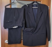 Garnitur czarny, używany, stan dobry.