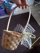 Koszyczek wielkanocny śliczny mały nowy z kokardką dla dziewczynki