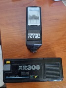 Zabytkowy aparat fotograficzny XR308 wraz z lampą błyskową 