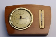 Barometr renomowanej firmy Forster z termometrem  - lata 70 - w drewnie