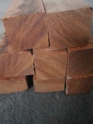 Drewno mahoniopodobne twarde