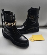 LUKSUSOWE botki czarne  roz 41