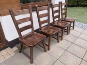 Krzesła dębowe, solidne w dobrym stanie.