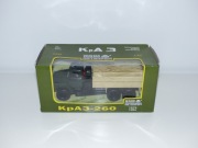 KRAZ-260, zielono-beżowy, 1:43 nowy