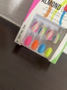 Sztuczne paznokcie tipsy