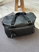 Duża skórzana czarna torba podróżna z paskiem Strellson