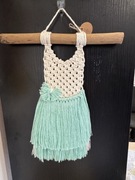 Mała makrama w kształcie sukieneczki