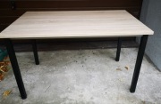 Stół z blatem 120 na 70 cm