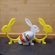 Zajączek wielkanocny. Podstawką na niespodziankę.