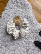 Skranczi gumki do włosów kwiaty