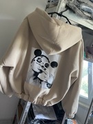 Bluza z kapturem i aplikacją na plecach