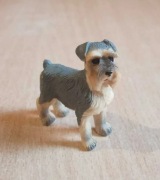 Figurka Sznaucer wys. 4,5cm