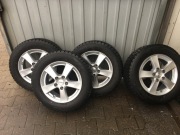 Komplet opon zimowych 195/65R15 na alufelgach 
