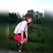 Intensywnie różowa torebka na szydełku z podszewką