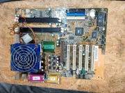 Shuttle AK32.V2.1 Socket 462 agp sdram +Athlon 1100+chłodzenie sprawna